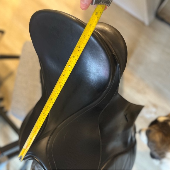 17.5” Bates Caprilli Saddle CAIR panel *Adjustable Gullet System* - Picture 11 of 14